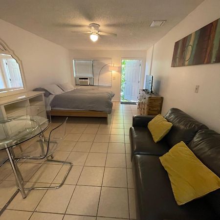 Cozy Downtown Apartments On Water Fort Lauderdale Bagian luar foto