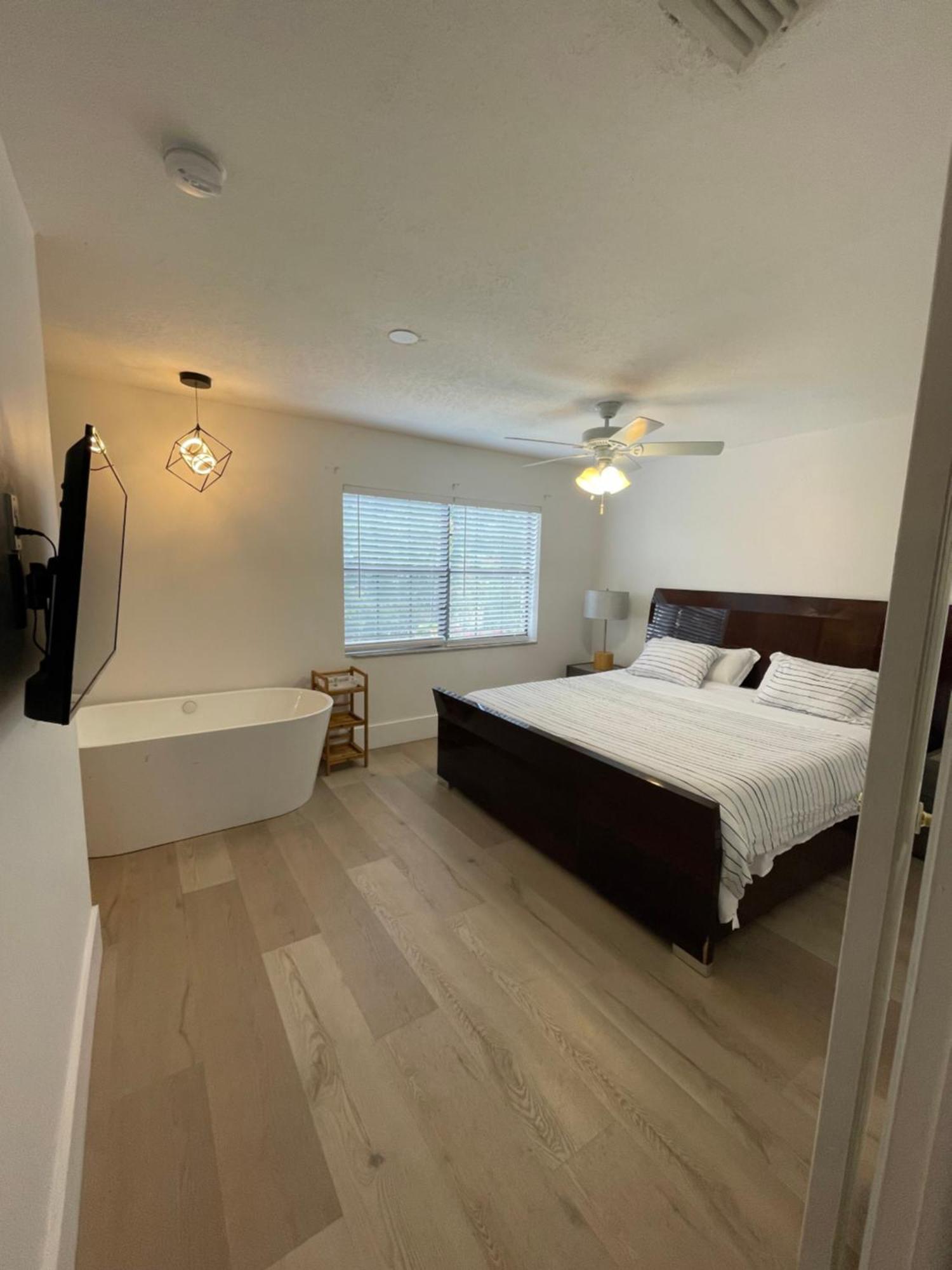 Cozy Downtown Apartments On Water Fort Lauderdale Bagian luar foto